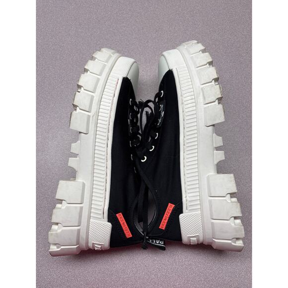 Palladium Black and Marshmallow Revolt Lo Tx Size 10 - Picture 4 of 11